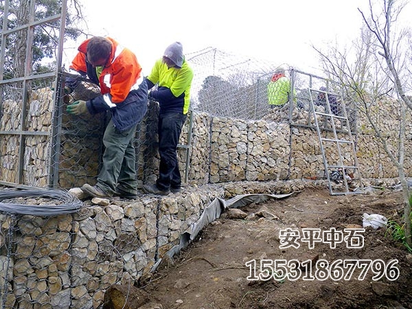 格賓網(wǎng)擋土墻施工.jpg 格賓網(wǎng)擋土墻施工.jpg